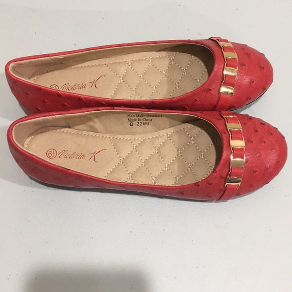 Red faux ostrich ballet flats by Victoria K, S 6.5 - Picture 4 of 8